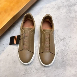 Low Top Casual Sneakers image 1