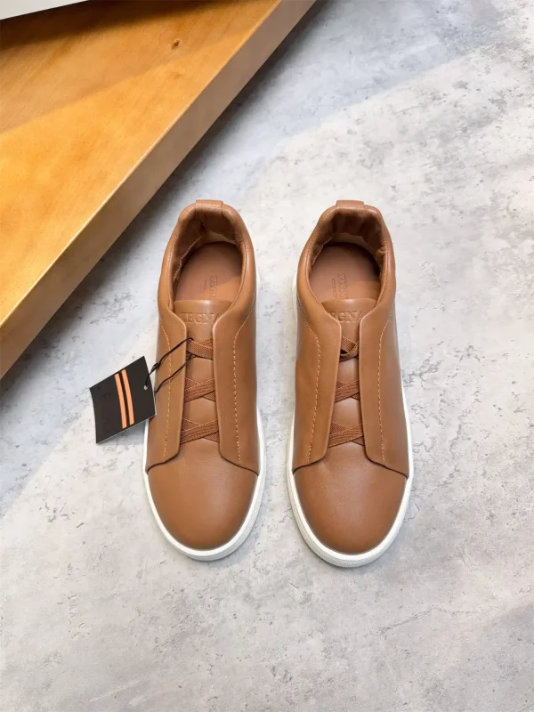 Low-top Casual Leather Sneakers image 1