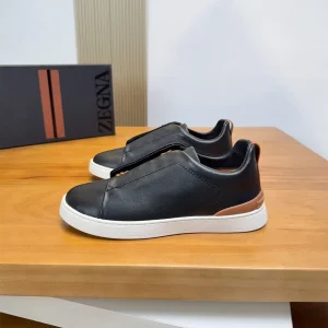 Low-top Casual Leather Sneakers image 1