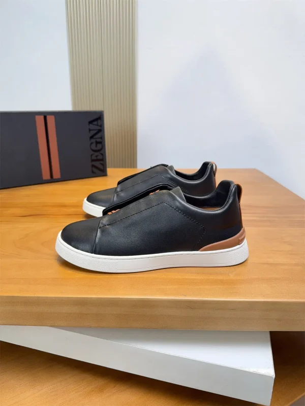 Low-top Casual Leather Sneakers image 1