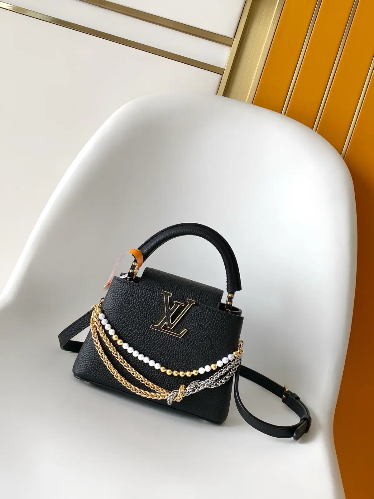 Louis Vuitton Capucines Mini Black Taurillon Leather Top Handle Bag image 1