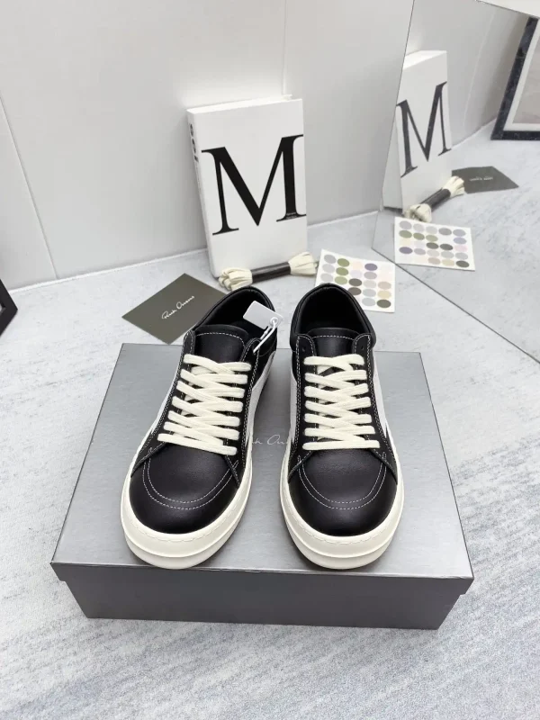 Classic Black Low-Top Casual Sneakers image 1