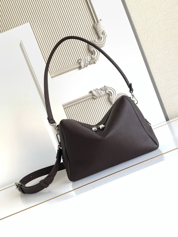 FENDI Dark Brown Leather Shoulder Bag image 1
