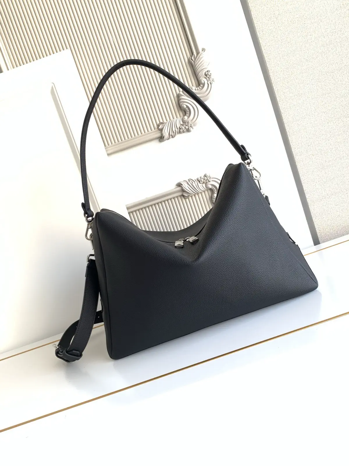 FENDI Black Leather Shoulder Bag image 1