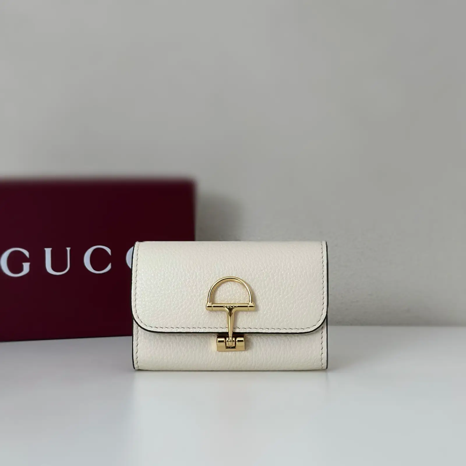 Gucci White Leather Card Holder image 1