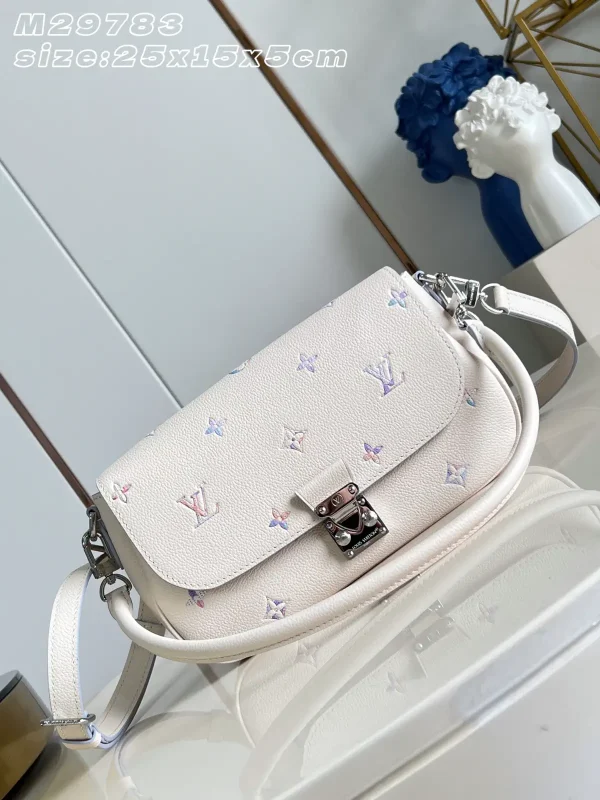 Louis Vuitton Pochette Métis Soft Small Bag image 1