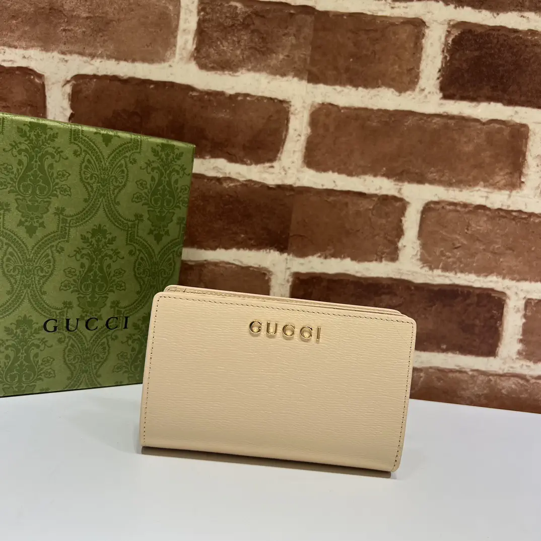Gucci Logo Wallet image 1