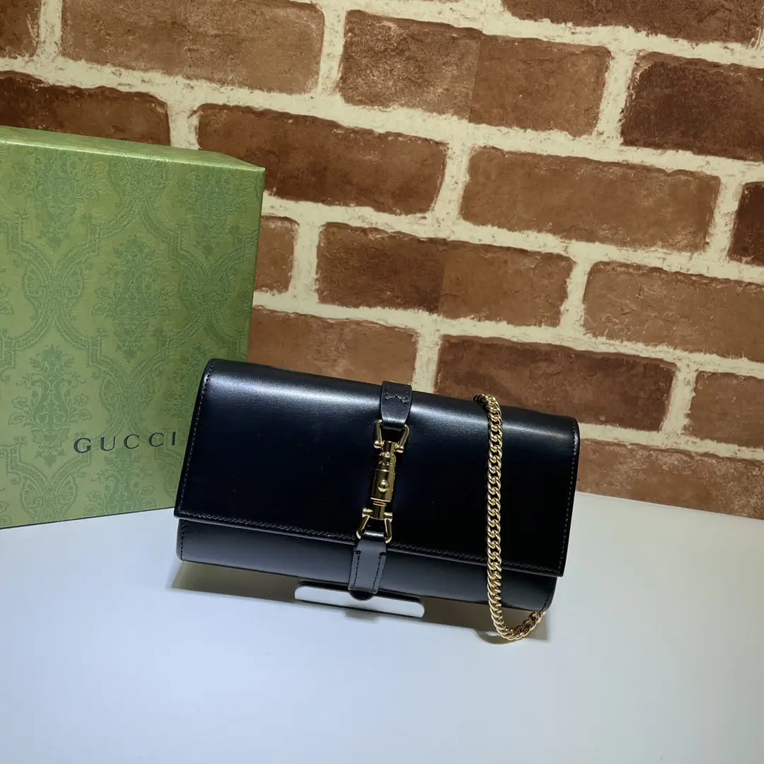 Gucci Chain Shoulder Bag image 1