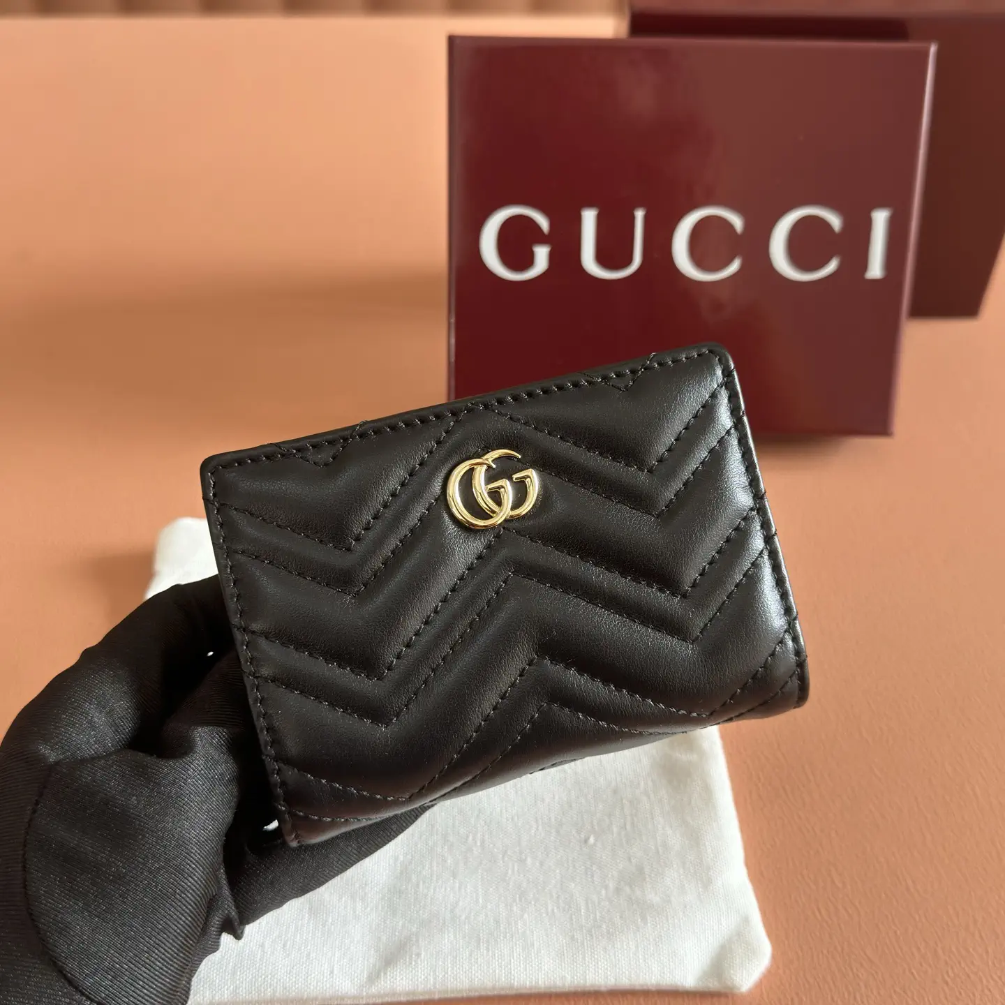 Gucci Black Quilted Chevron Card Holder image 1