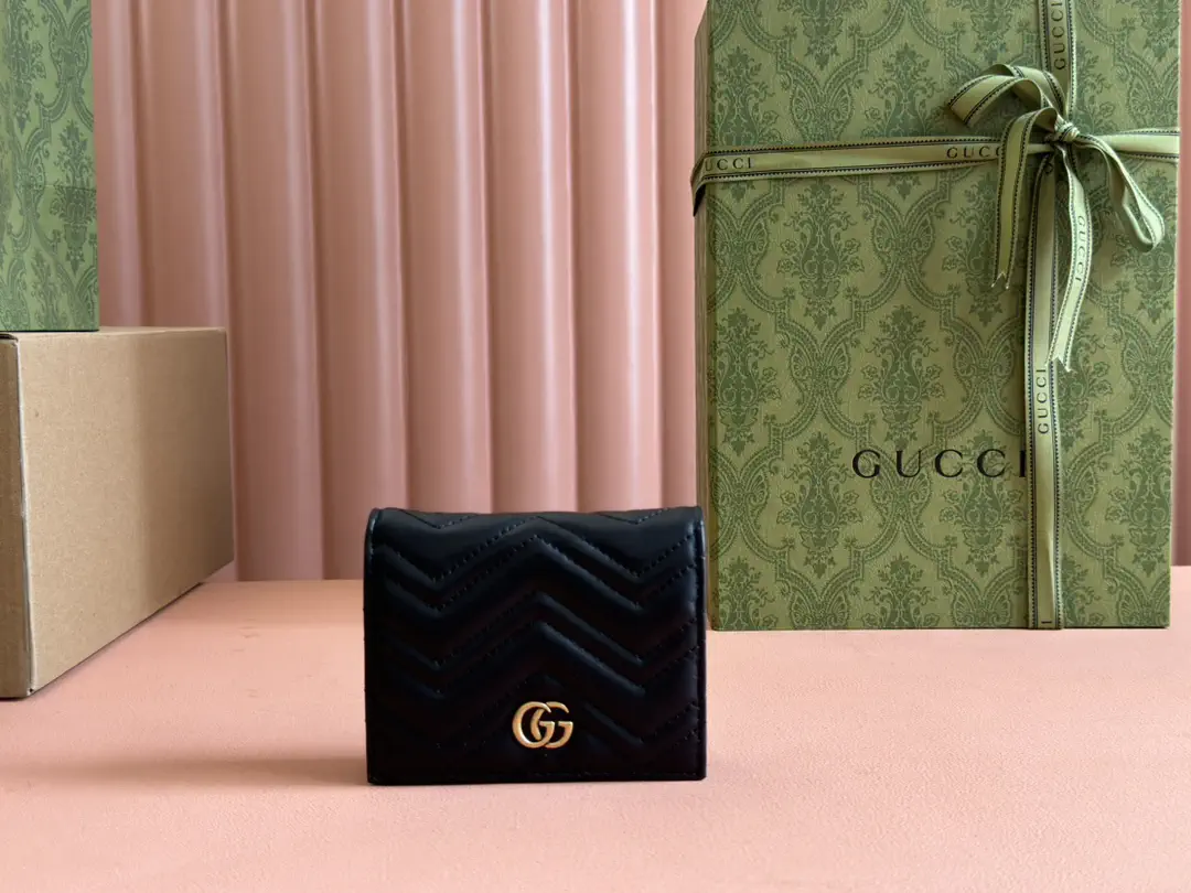 Gucci Marmont Quilted Card Holder image 1