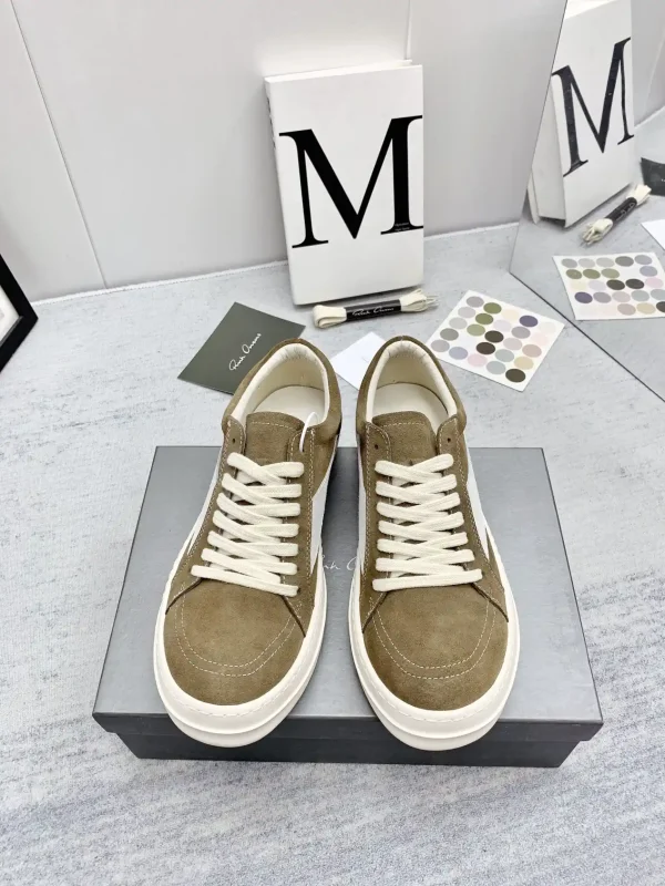 Low-Top Suede Casual Sneakers image 1