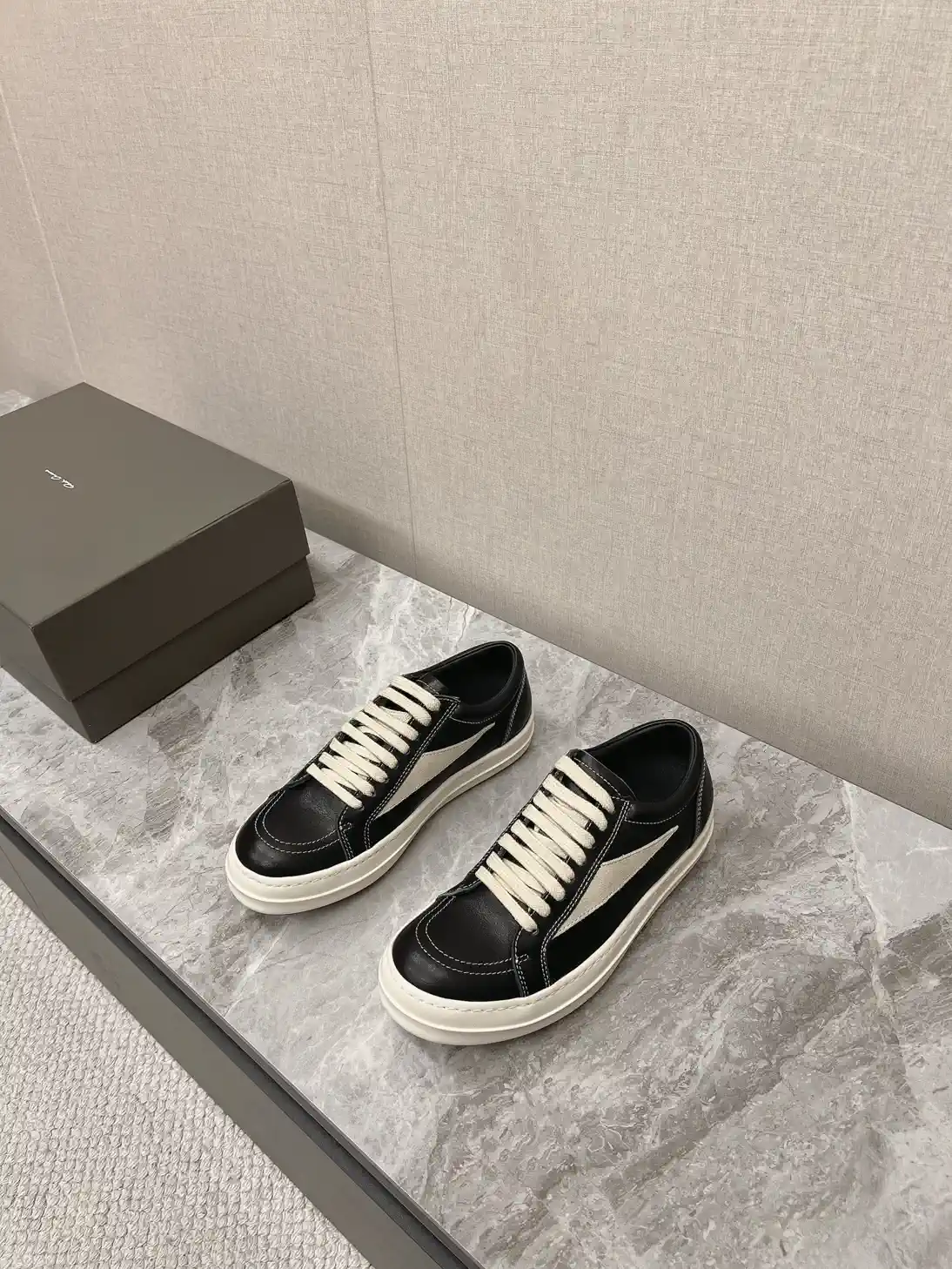 Rick Owens Low-Top Casual Sneakers image 1