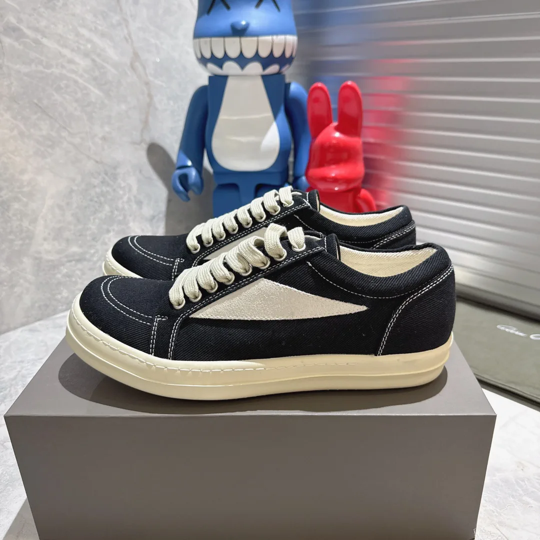 Low-Top Casual Sneakers with Contrast Side Panel image 1