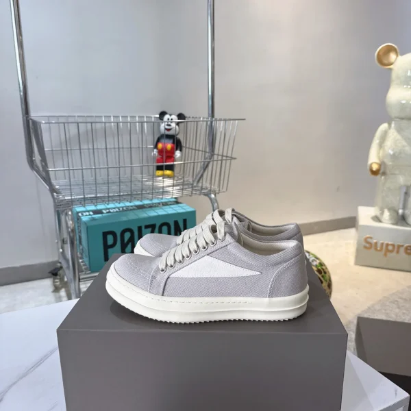 Low-Top Casual Sneakers image 1
