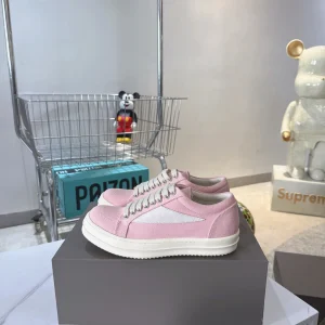 Low-Top Casual Sneakers image 1