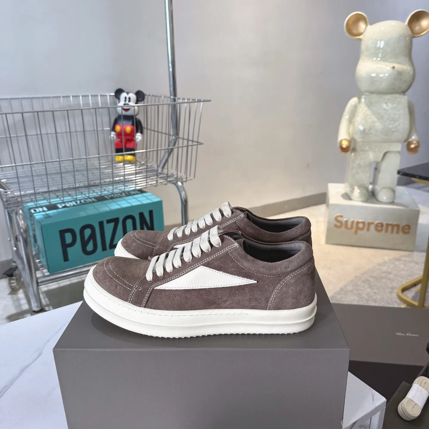 Suede Low-Top Casual Sneakers image 1