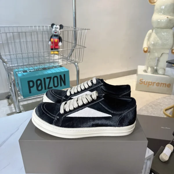 Low-Top Lace-Up Casual Sneakers image 1