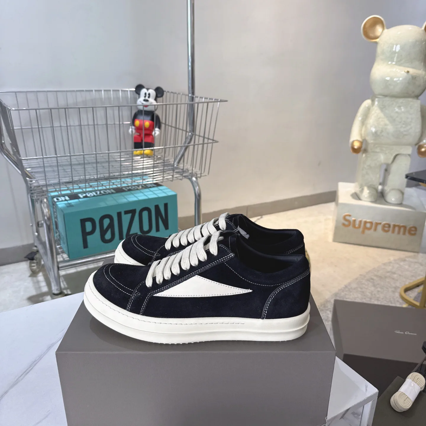 Suede Low-Top Casual Sneakers image 1