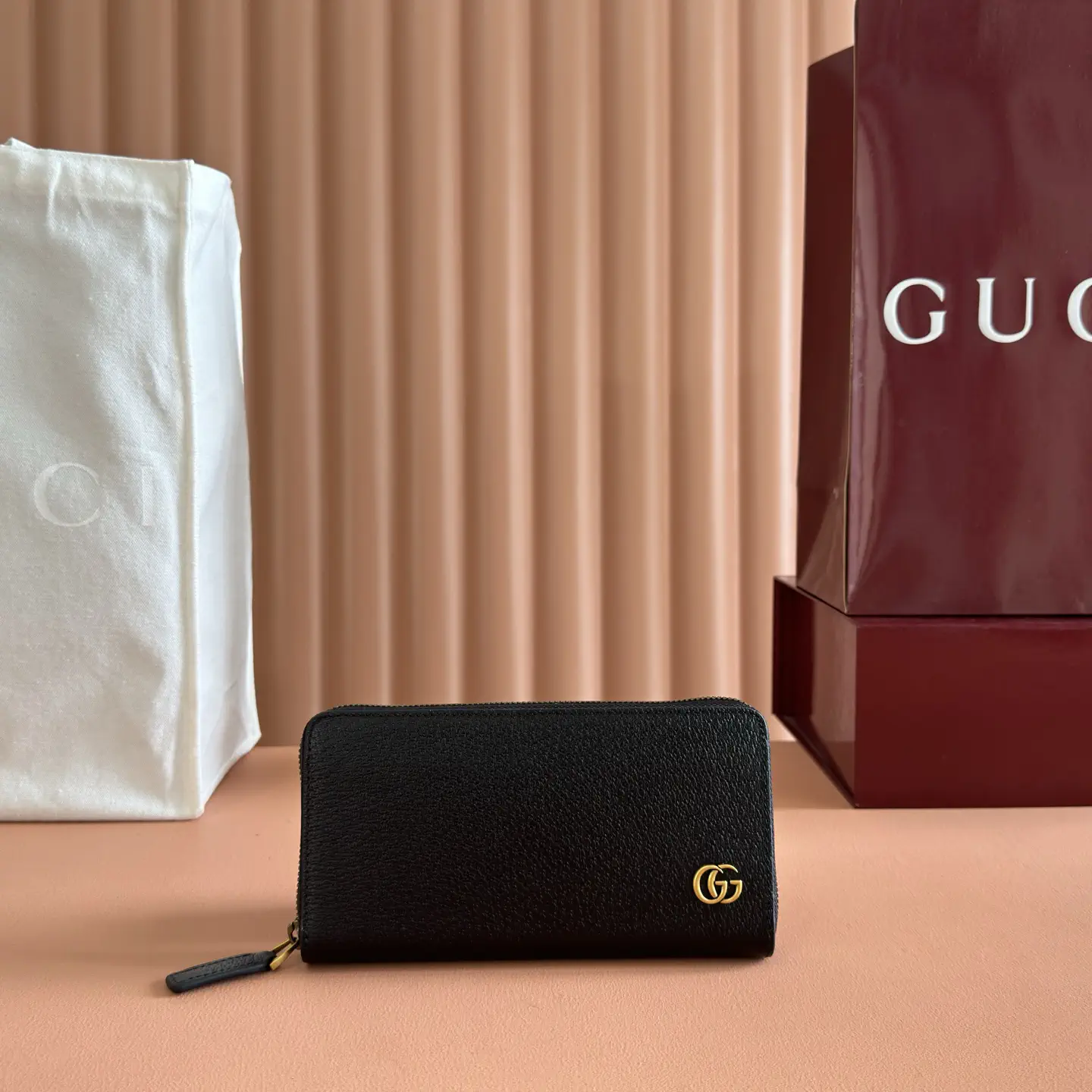 Gucci Black Zip Around Wallet image 1