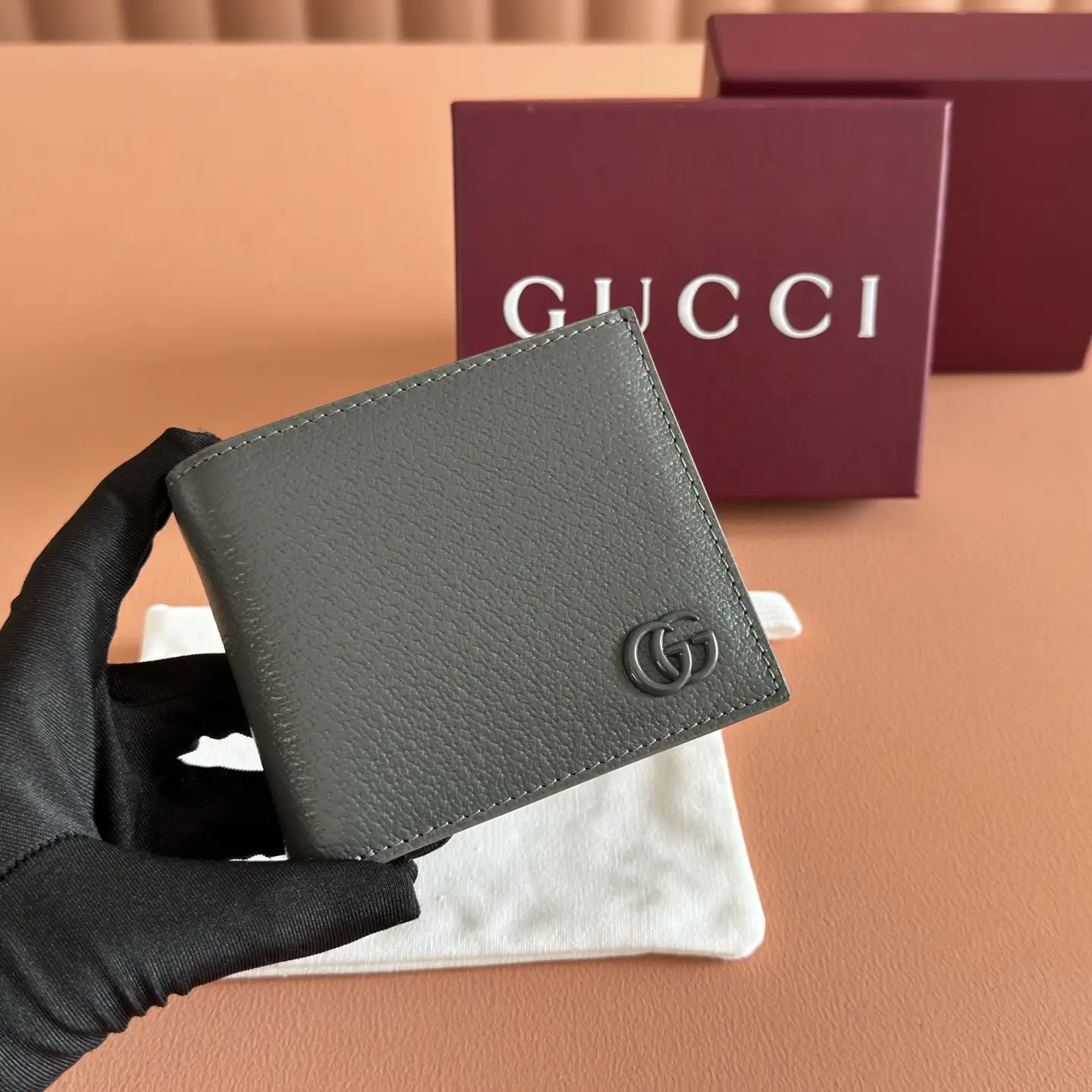 Gucci Gray Leather Bifold Wallet image 1