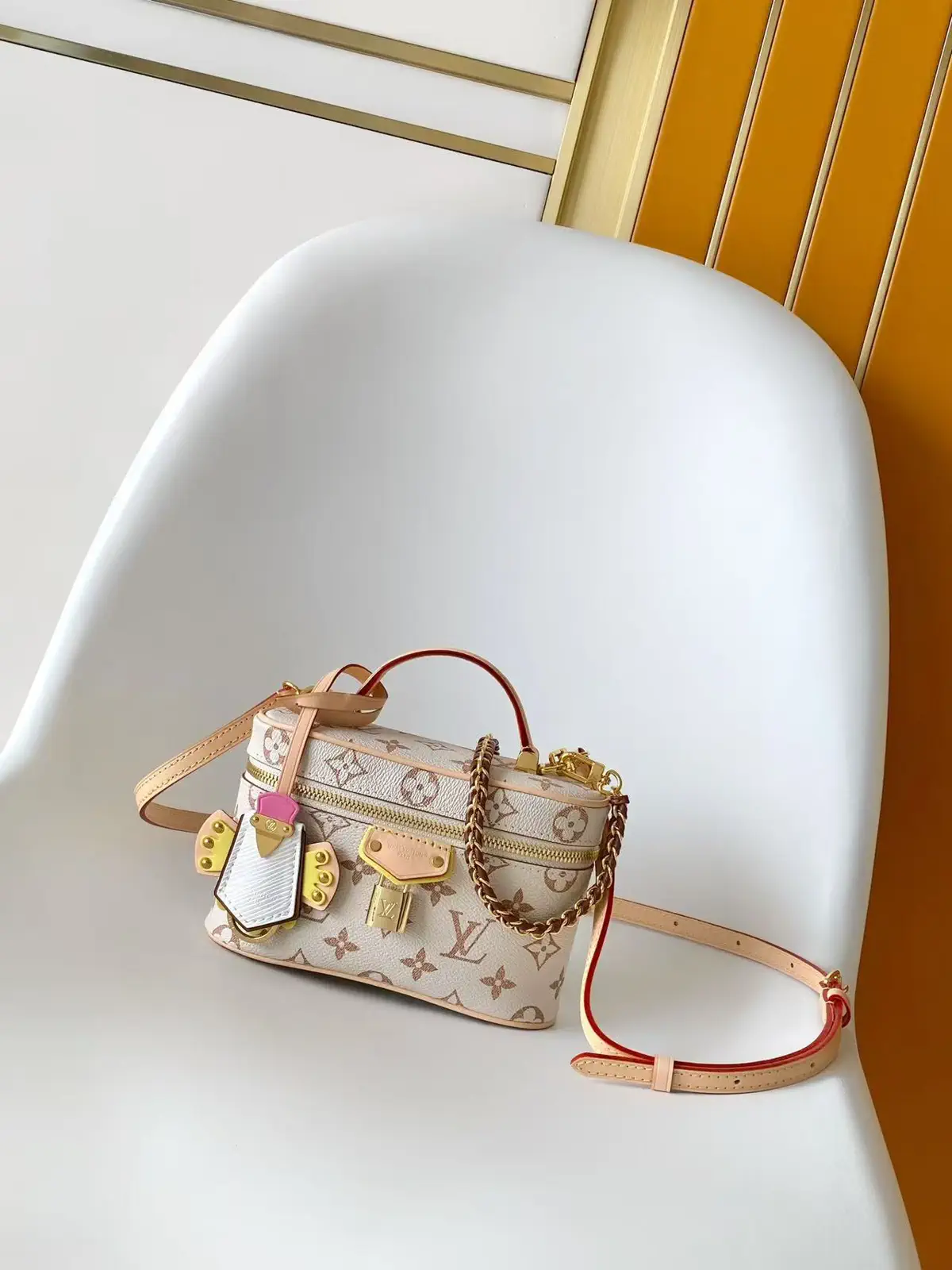 Louis Vuitton Monogram Vanity Chain Pouch image 1