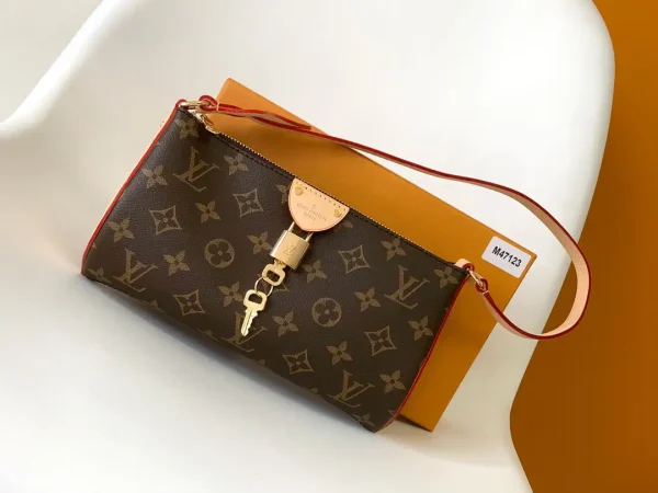 Louis Vuitton Monogram Pochette Tirette Bag image 1