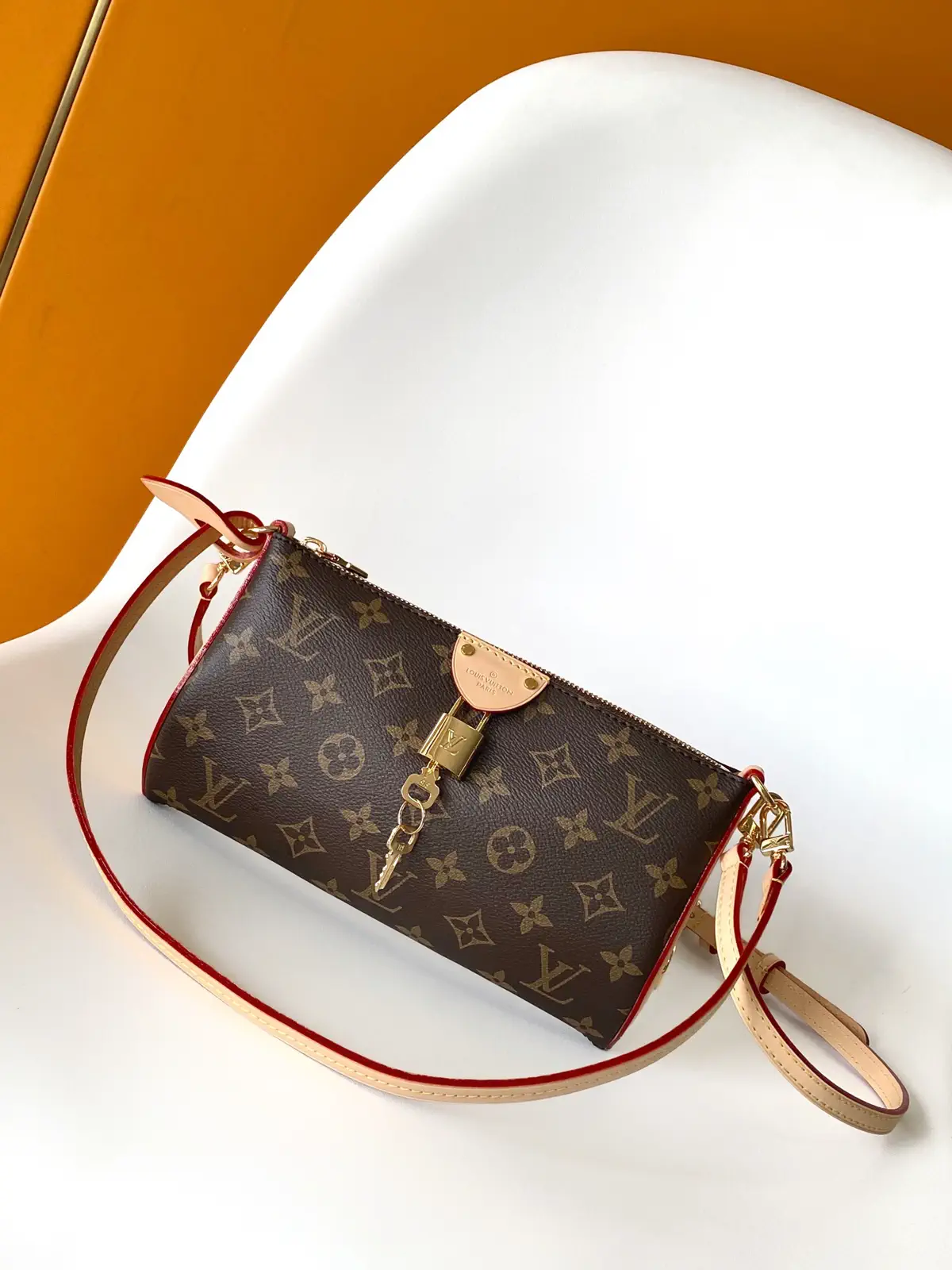 Louis Vuitton Monogram Pochette Tirette Shoulder Bag image 1