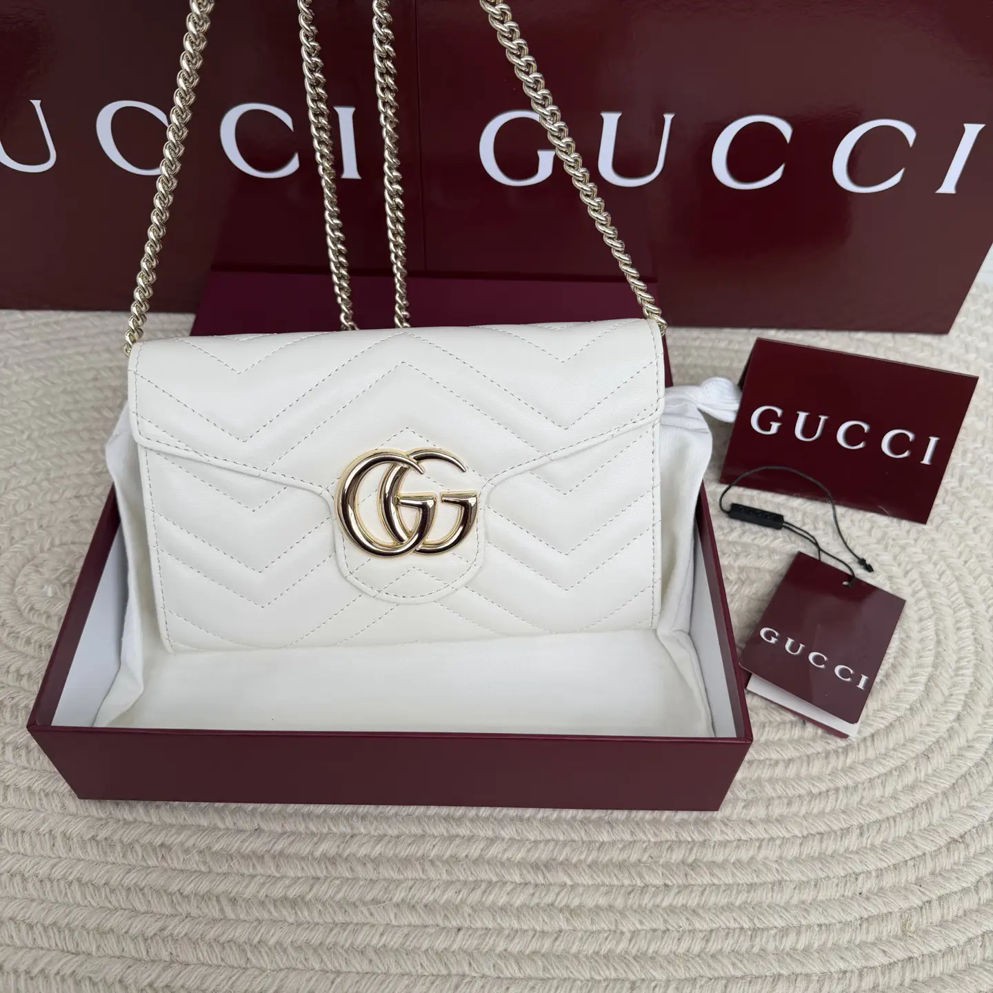 Gucci White Quilted Chain Shoulder Bag image 1
