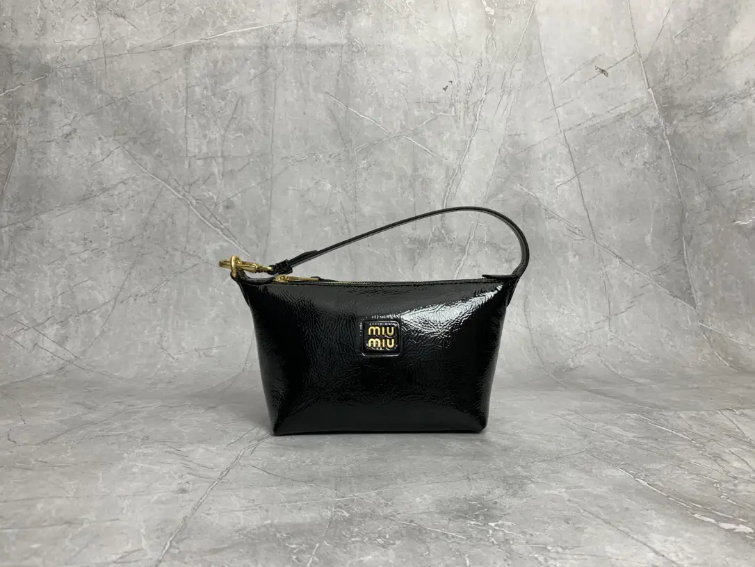 Miu Miu Black Patent Leather Shoulder Bag image 1