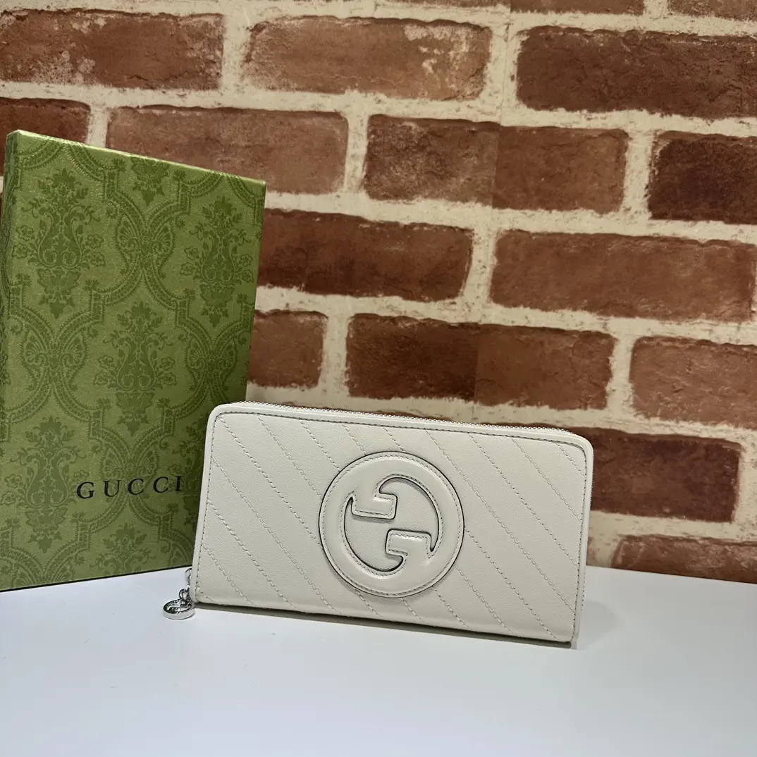 Gucci White Quilted Zip Around Wallet image 1