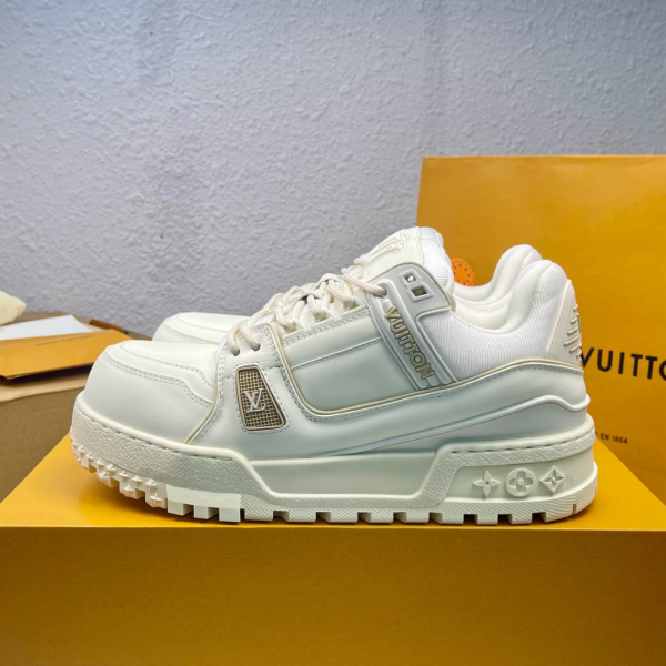 P370 Runway Style Puff Trainer Low-Top Fashion Sneakers image 1