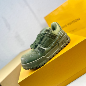 P370 Runway Style Trainer Chunky Low-Top Unisex Sneakers image 1