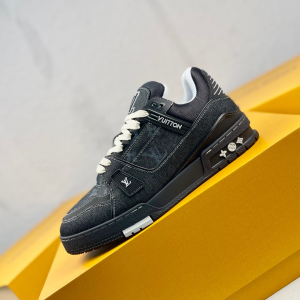 Trainer Series Low-Top Fashion Sneakers image 1