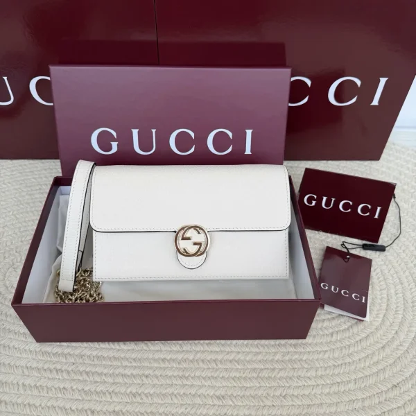 Gucci White Interlocking G Chain Wallet Bag image 1
