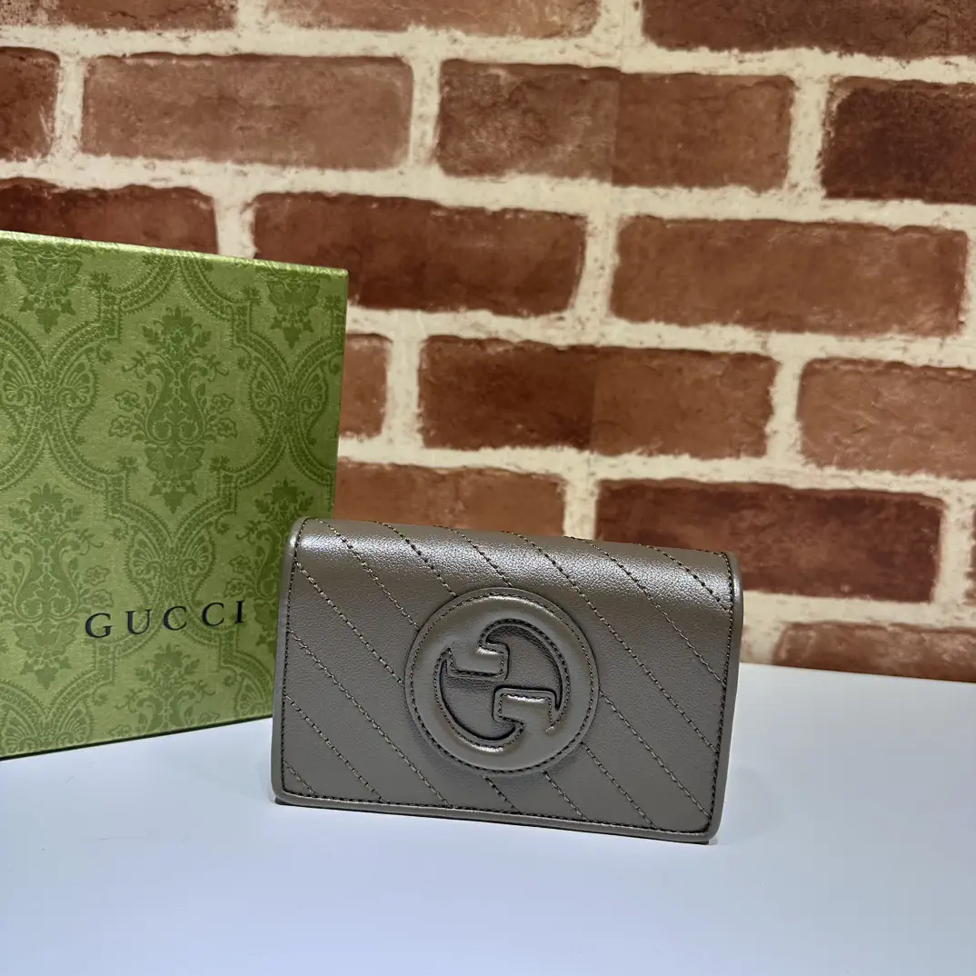 Gucci Quilted Card Holder image 1