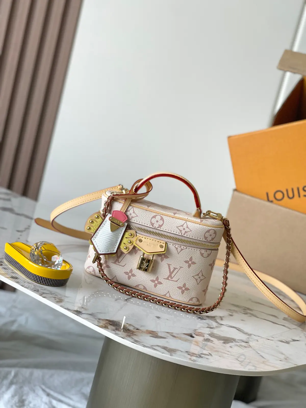 Louis Vuitton Monogram Vanity Chain Pouch image 1