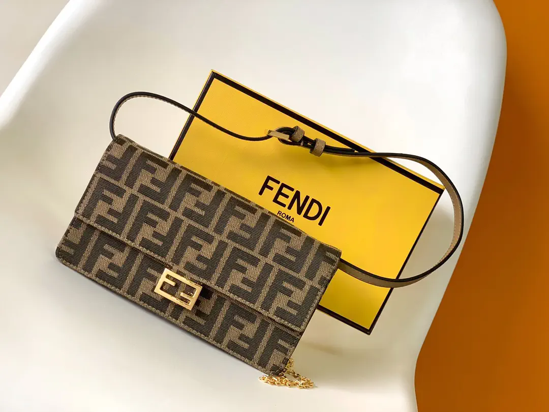FENDI Compact Baguette Bag image 1