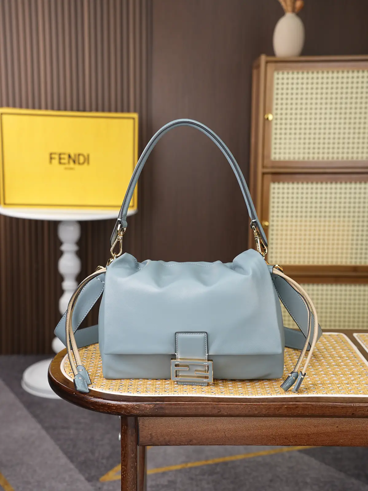 FENDI Mamma Baguette Leather Shoulder Bag image 1