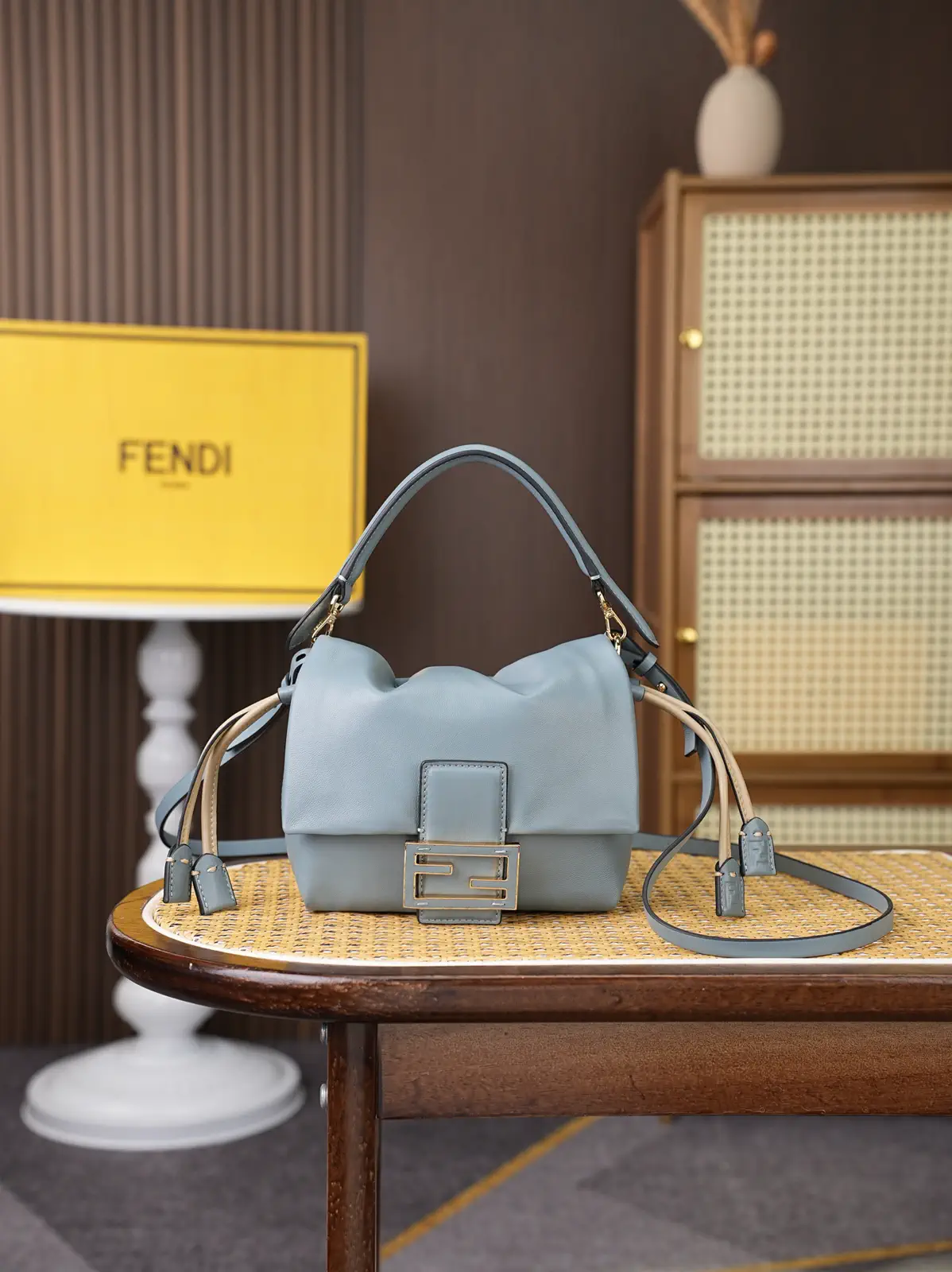 FENDI Mamma Baguette Leather Shoulder Bag image 1