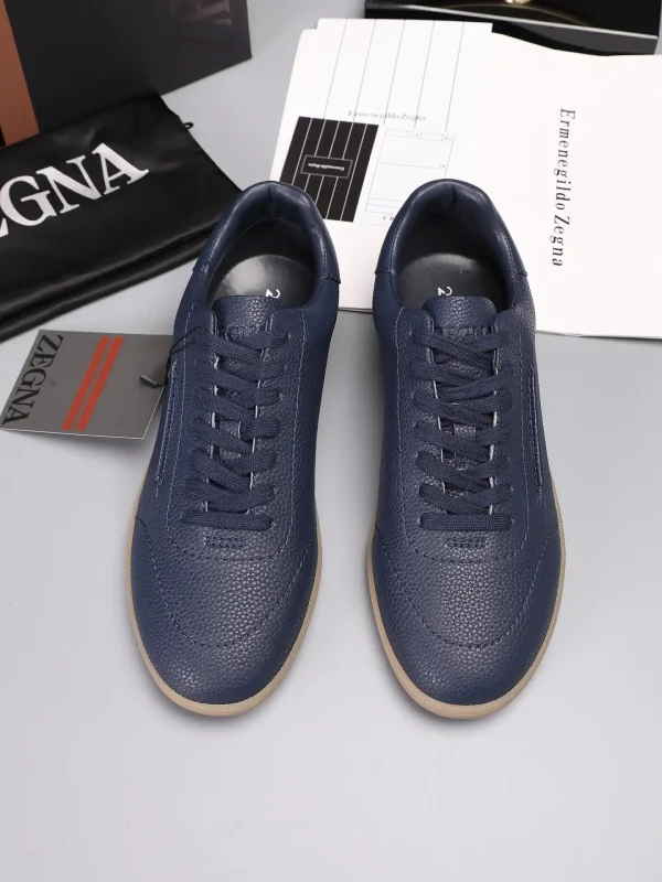 Men's Leather Casual Sneakers image 1