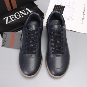 Men's Leather Casual Sneakers image 1