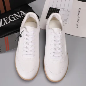 Men's Leather Casual Sneakers image 1