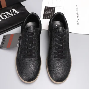 Men's Leather Casual Sneakers image 1