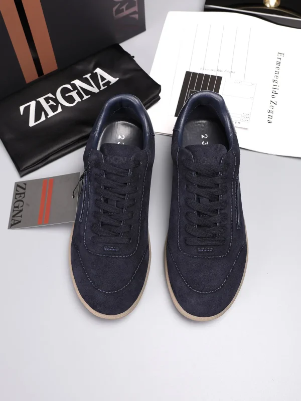 Men's Suede Casual Sneakers image 1