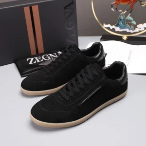 Men's Suede Casual Sneakers image 1
