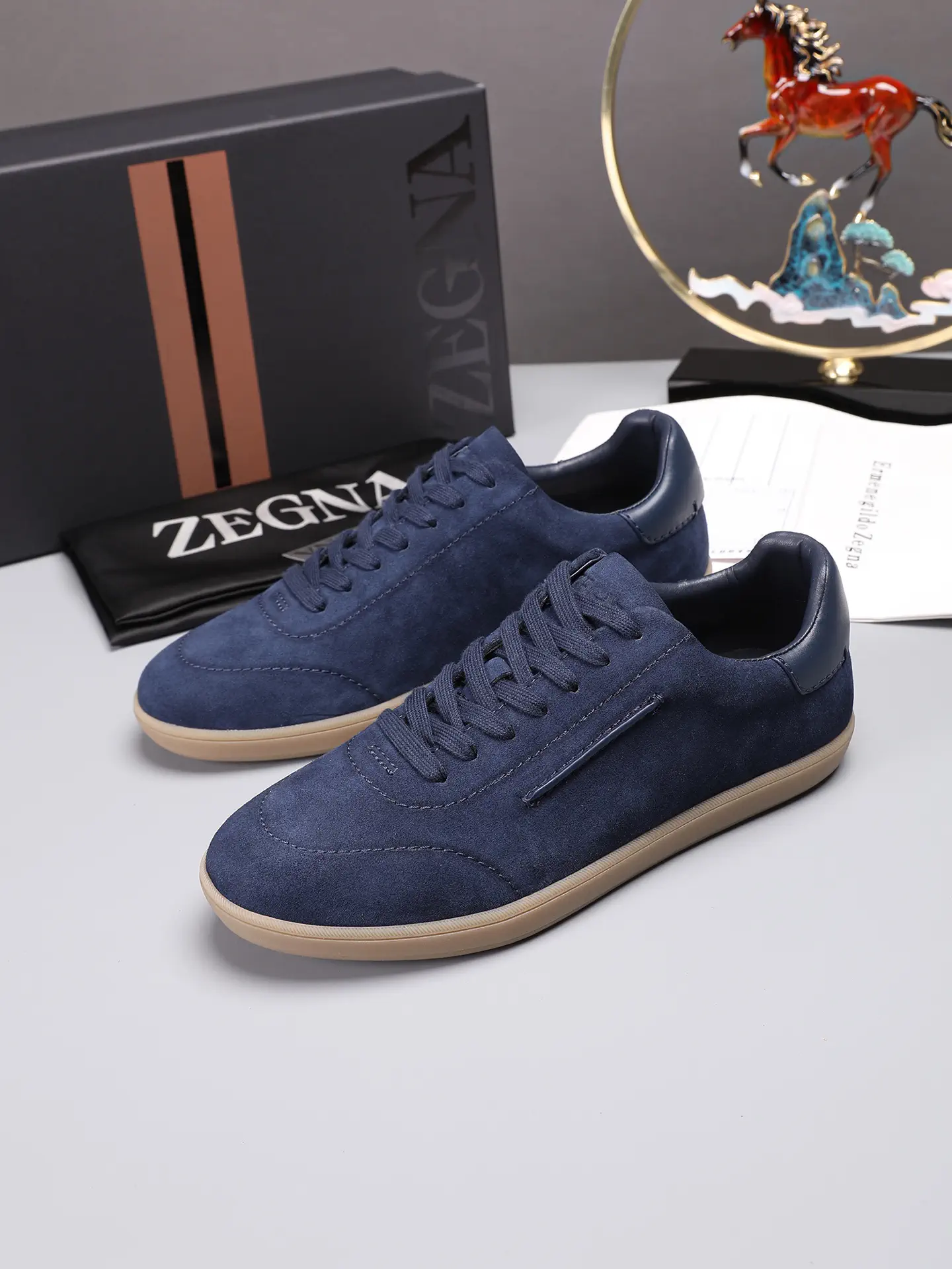 Men's Suede Casual Sneakers image 1