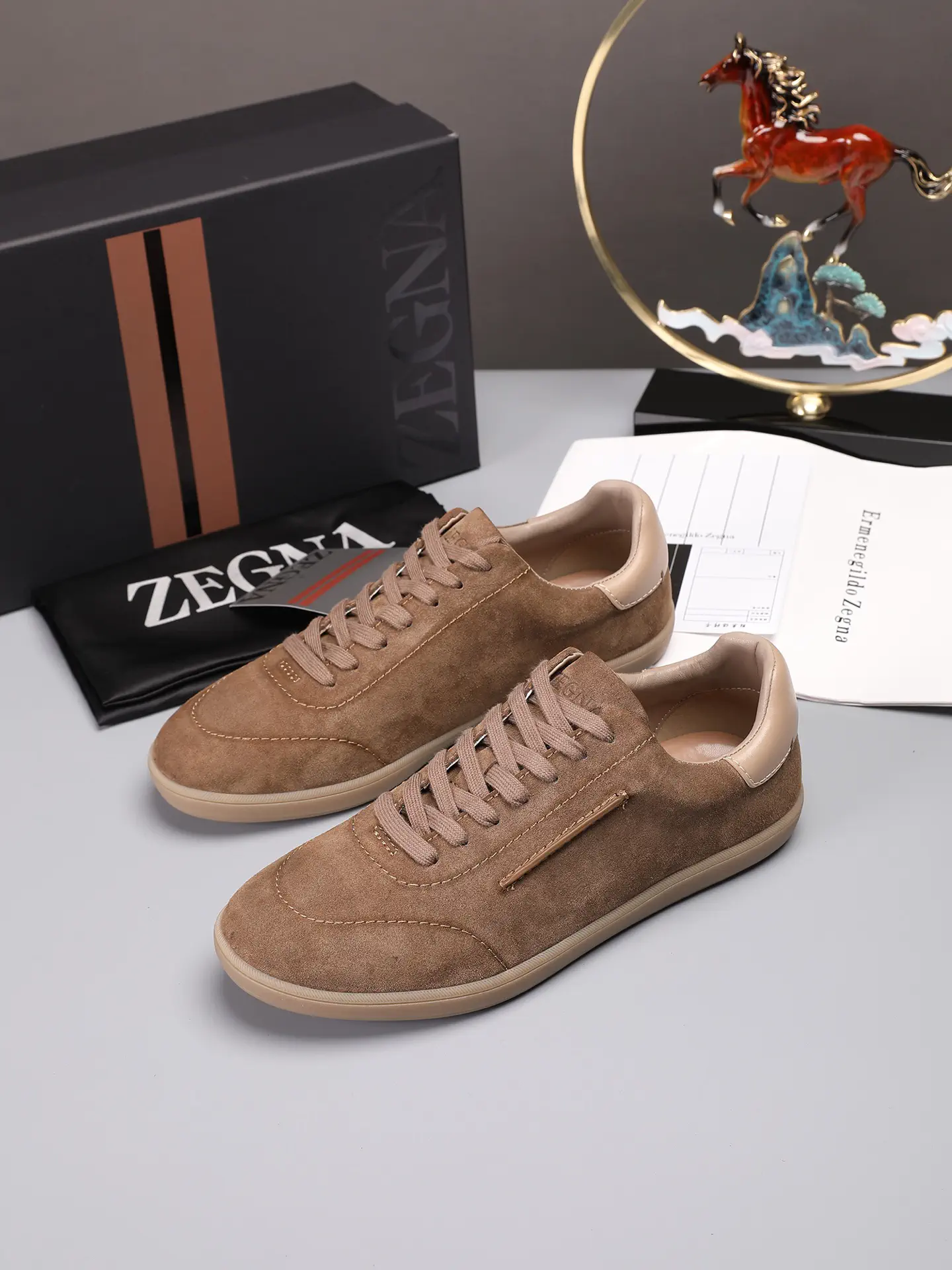Men's Suede Casual Sneakers image 1