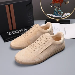 Men's Suede Casual Sneakers image 1