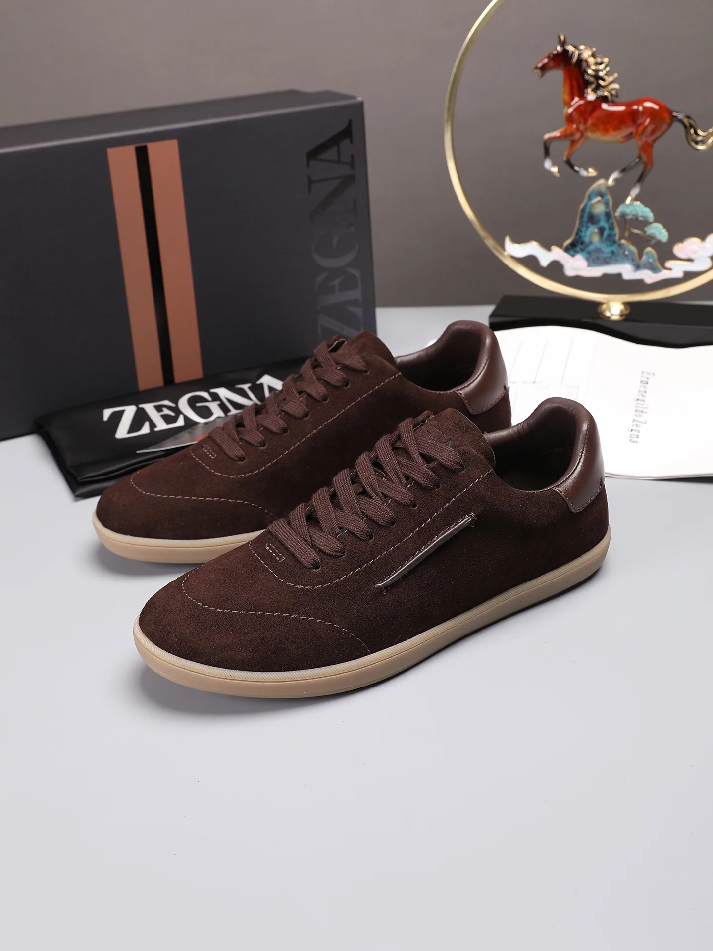 Men's Suede Casual Sneakers image 1