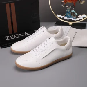 Men's Leather Casual Sneakers image 1